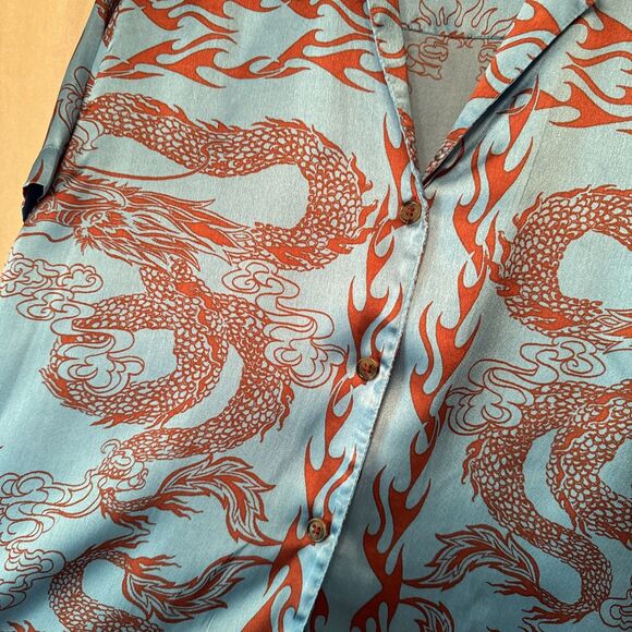 Urban Outfitters Short Sleeved Silky Button Down Dragon Print Shirt Sz Large - Picture 2 of 4